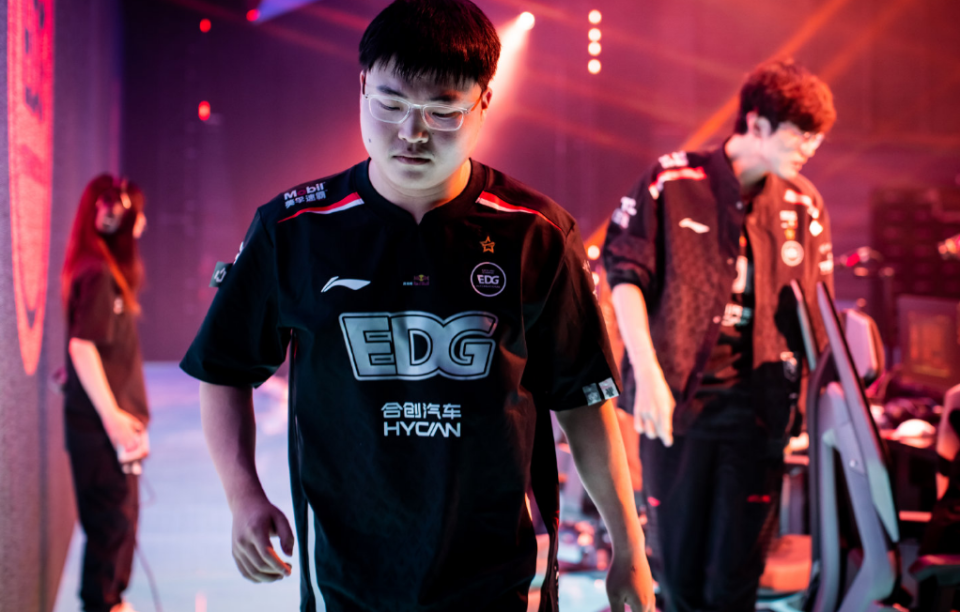 爱游戏-关于Ming回归赛场，出色防守首场状态亮眼，中国队观众沸腾！的信息